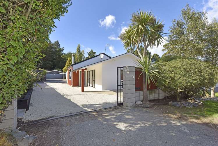20 Pine Avenue_0
