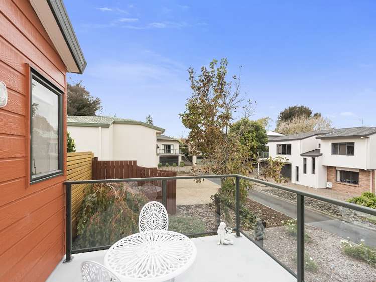 2 Akona Lane Hamilton East_12