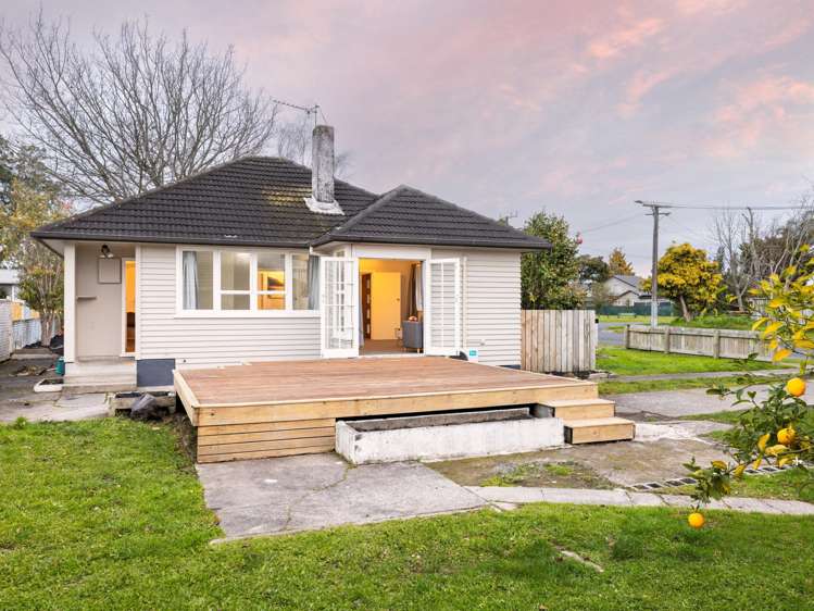 2 Yeats Crescent Fairfield_1