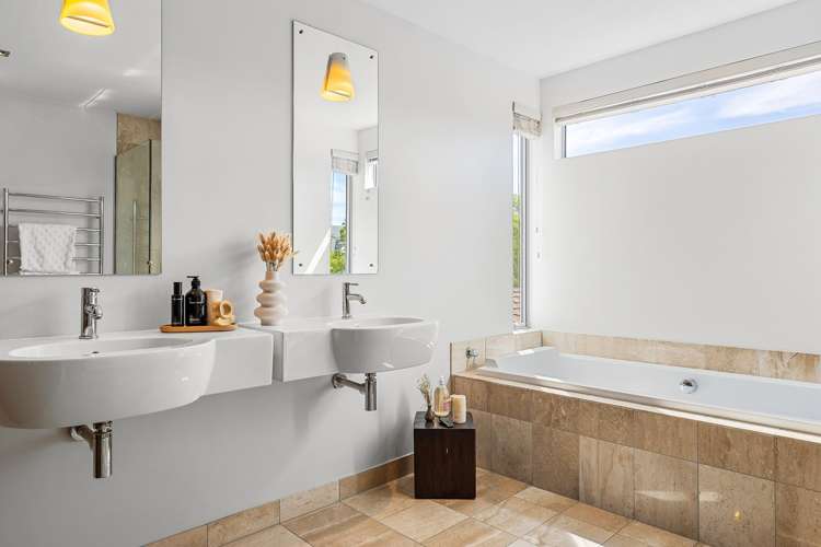 9 Poynder Avenue Merivale_21