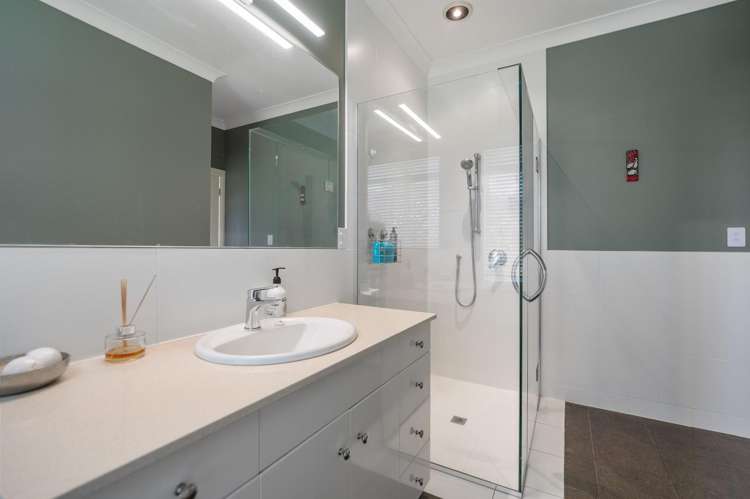 14 Waioroi Place Oropi_25