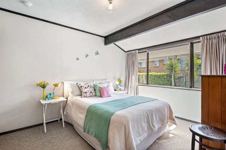 2/10 Tobruk Crescent Milford_2