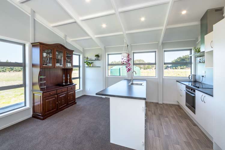 59 Western Lake Road Featherston_10