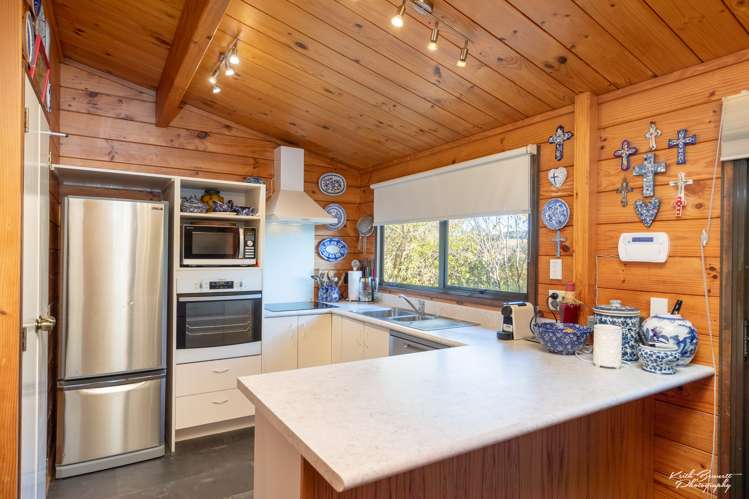 12 Whitechapel Grove Stokes Valley_6