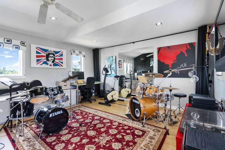 11 Chatham Avenue Paremoremo_16