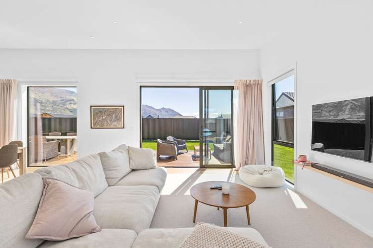 17 Buttercup Street Wanaka_21