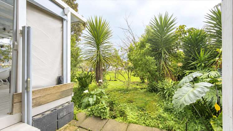 10 Tatahi Street Te Puru_18