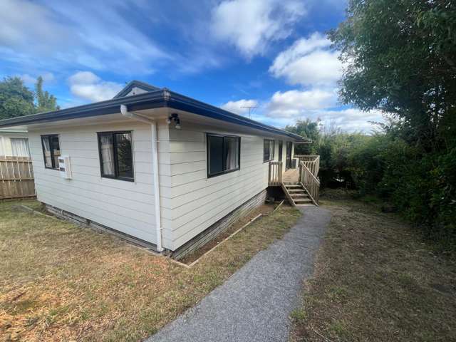 25B Metcalfe Road Ranui_1