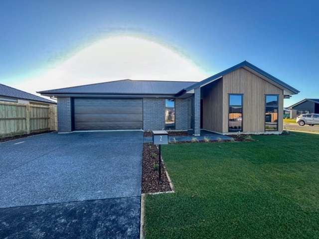 Brand New Four Bedroom Home in Rolleston!