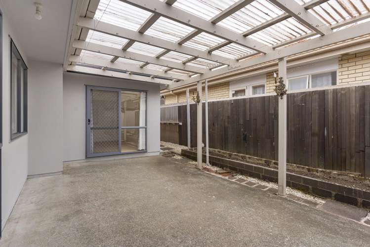 34 Frank Bunce Grove Flat Bush_15