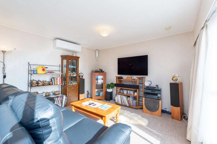 11b Waddington Drive Naenae_1