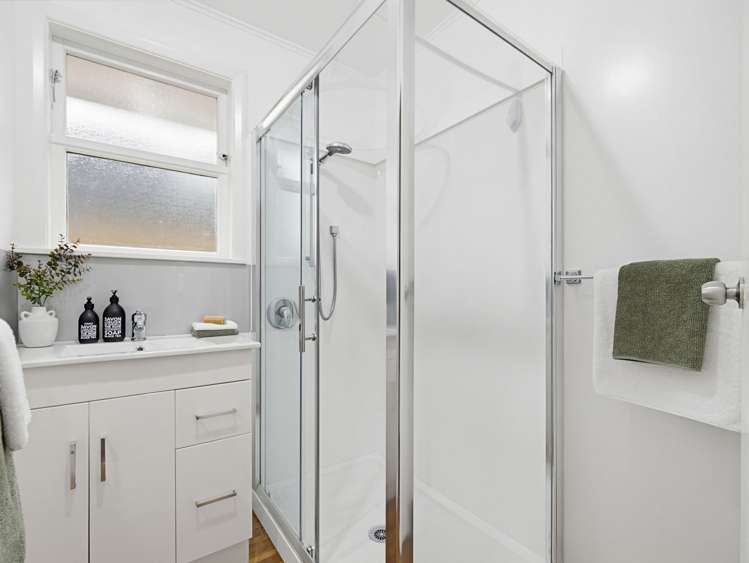 18 Buller Crescent Manurewa_13