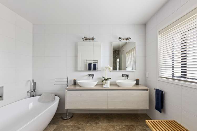 23 Glucina Avenue West Harbour_18