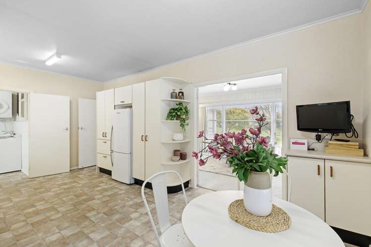 214 Waddington Drive Naenae_4