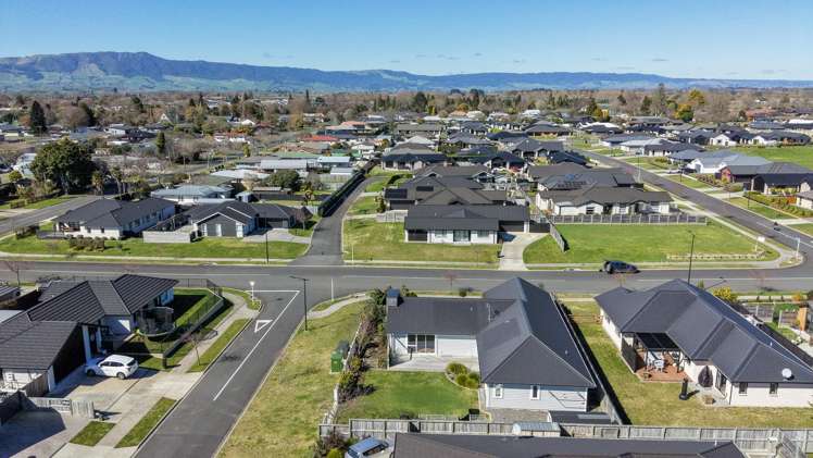 8 Peakedale Drive Matamata_43