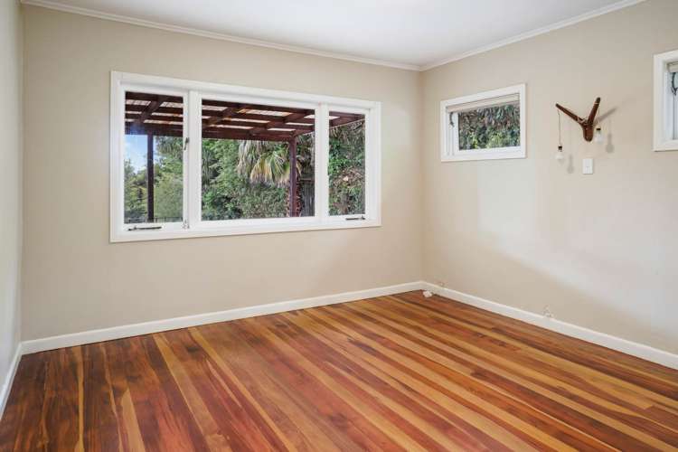 60 Sylvan Crescent Te Atatu South_8