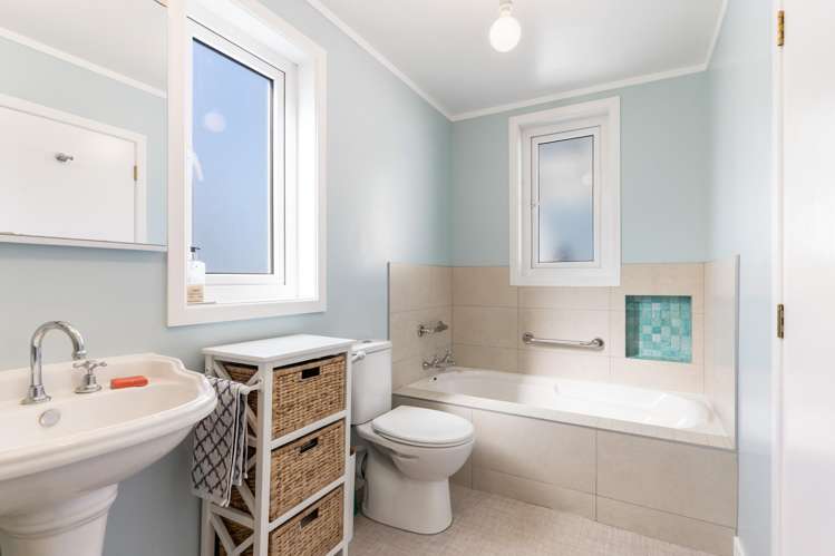 75 Wainui Avenue Point Chevalier_14