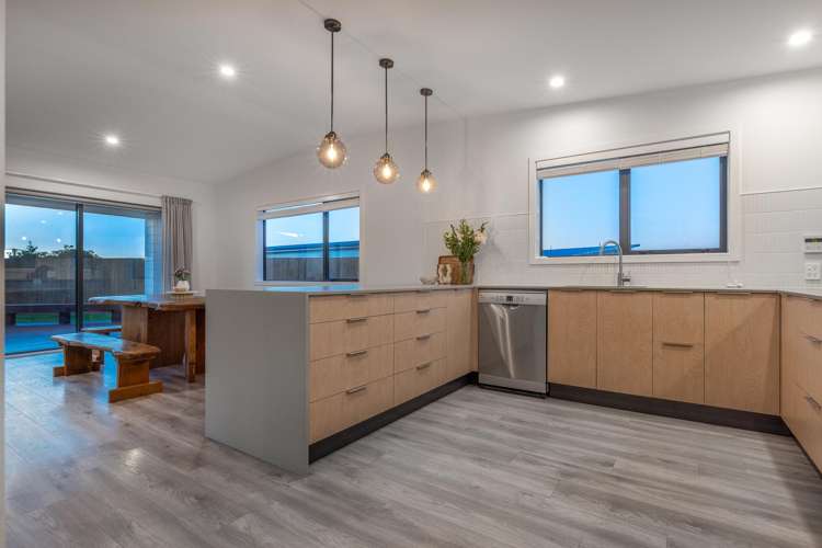 14 Ash Close Levin_24