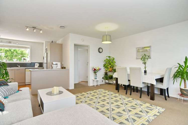 2/25 Blighs Road Strowan_9