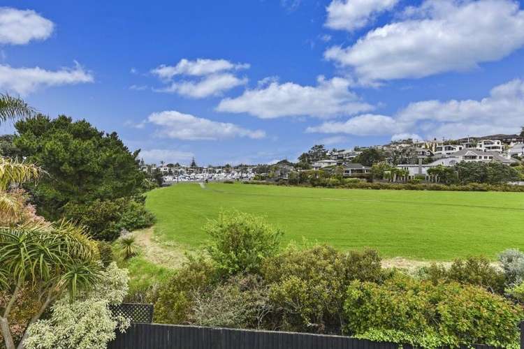 14 Commodore Parry Road Castor Bay_5