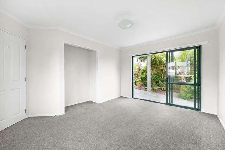 2/36 Devon Road Bucklands Beach_11