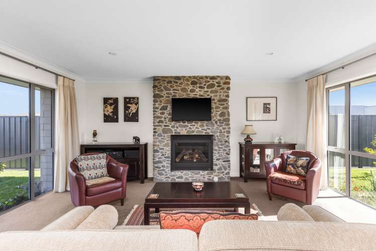 8 Sue Place Mahora_6