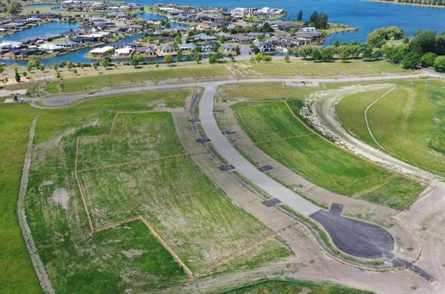 22 Bridgewater Quay Lake Hood_4