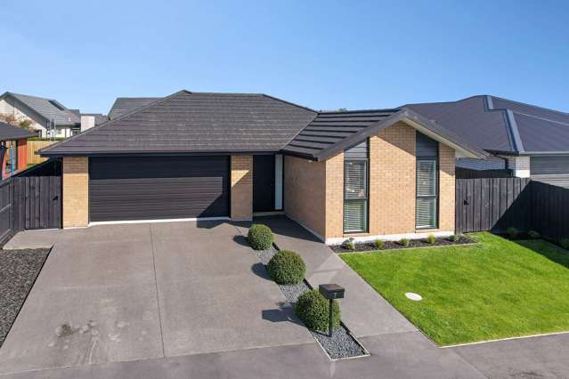 Stylish Home in Prestons Park!