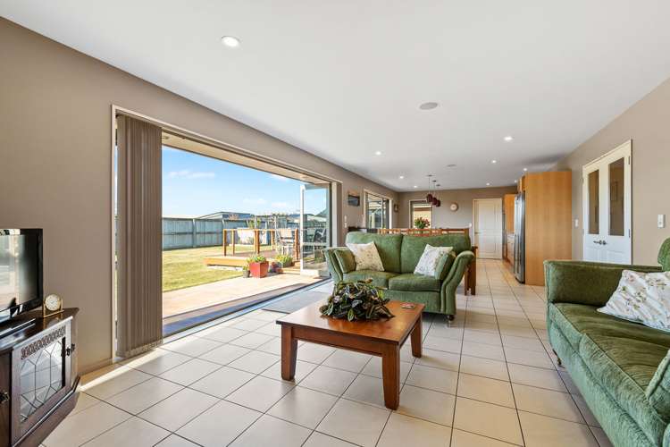 2 Boulez Mews Rolleston_4