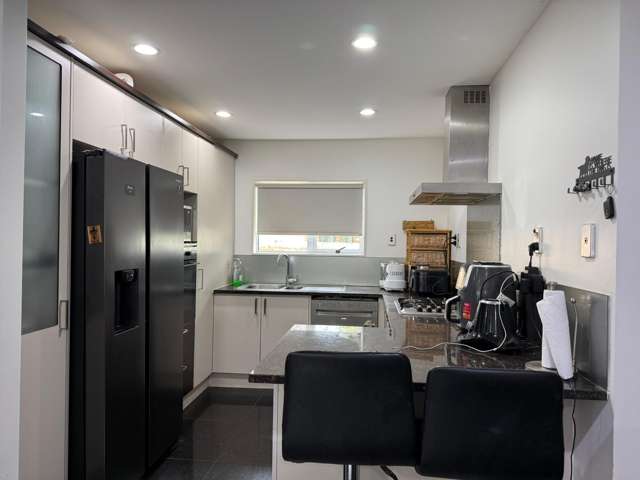  A/22 Bel Air Drive Hillsborough_1