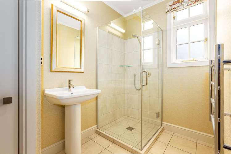 6 Cheviot Road Lowry Bay_23