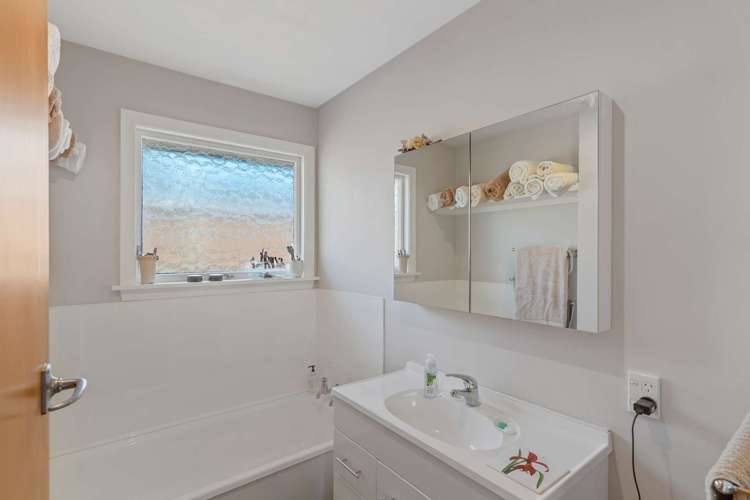 6 Springmead Place Hornby_13