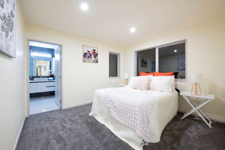 47 Donegal Park Drive Flat Bush_17