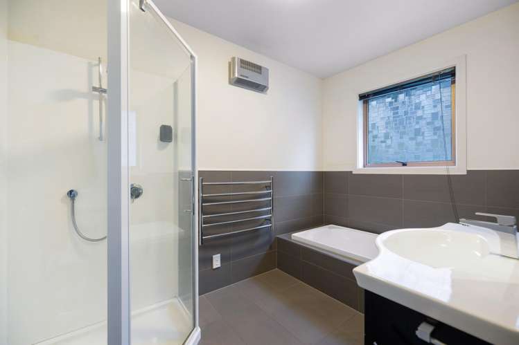 36 Perkins Road Queenstown Hill_15