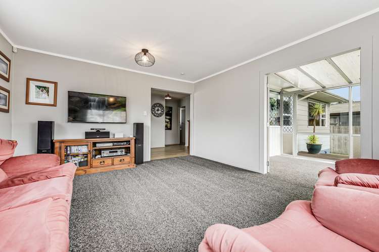 12 Lansdowne Crescent Glenview_8