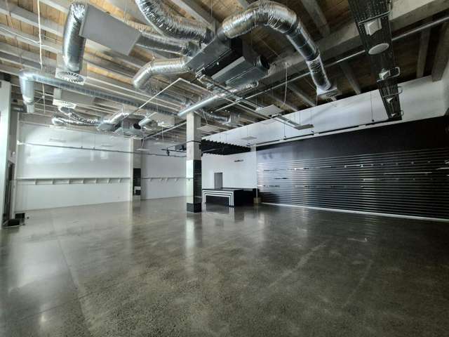 Shop 18/3 Maki Street Westgate_2