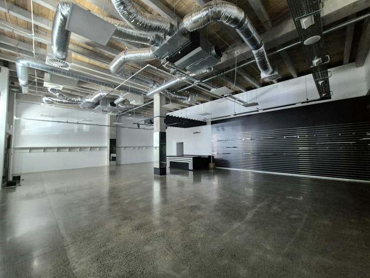 Shop 18/3 Maki Street Westgate_2