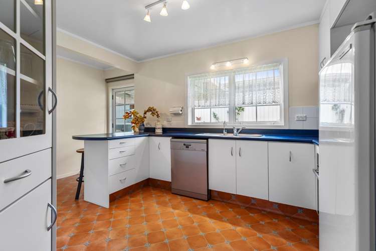 1 Matua Road Matua_13