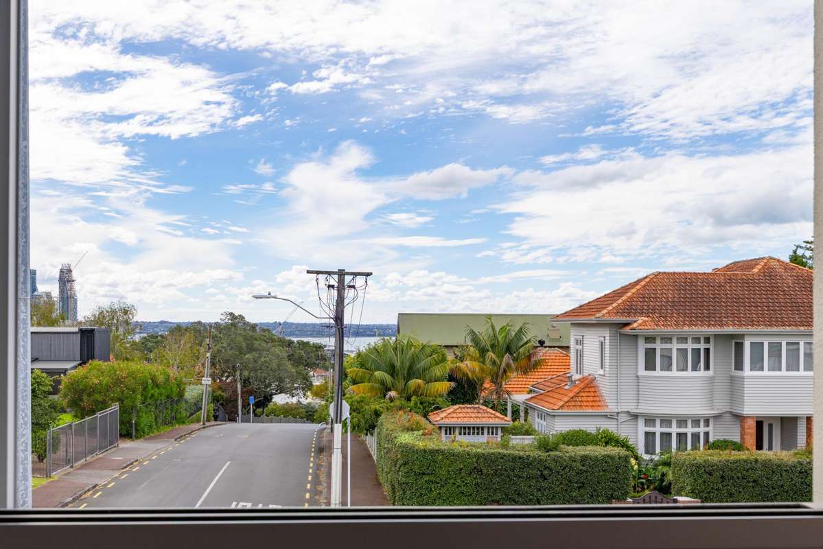 19F St Stephens Avenue_2