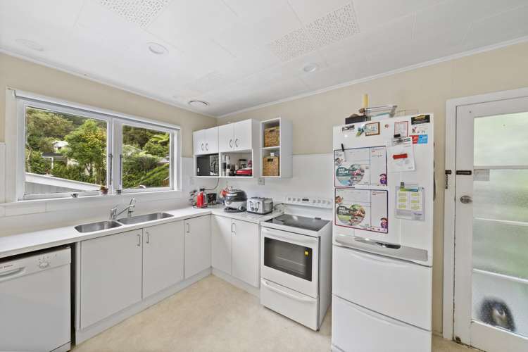 8 Hine Road Wainuiomata_7