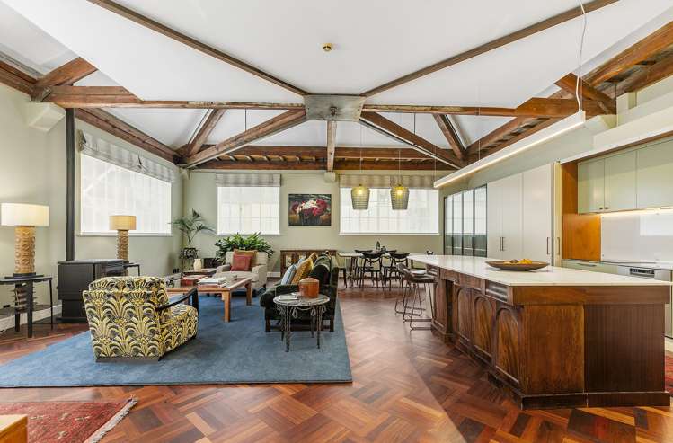 2/66 Ghuznee Street_0