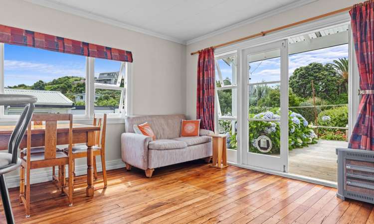 10 North Street Mokau_5