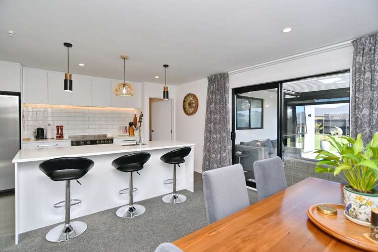 16 McQuillan Avenue Woodend_6