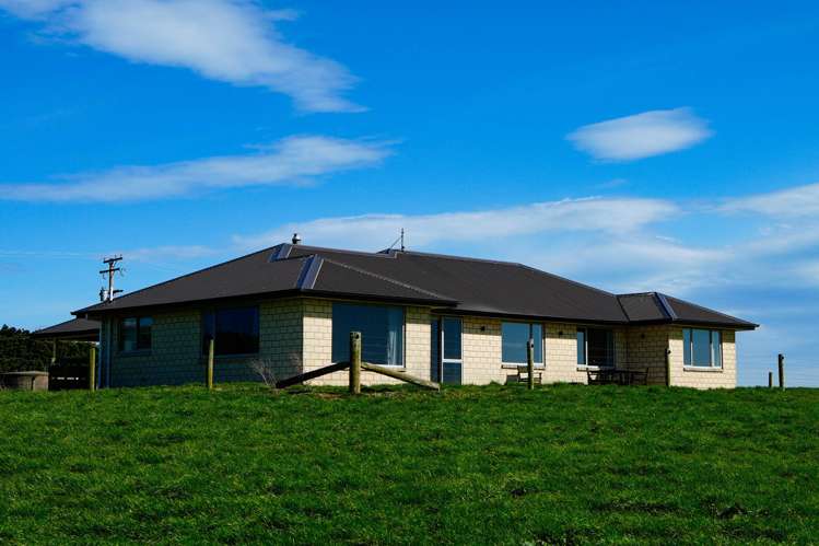 696 Jacks Hill Road Waimahaka_2