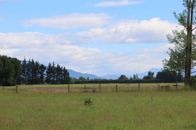 Lifestyle, Location and Views - Don't Miss Out!