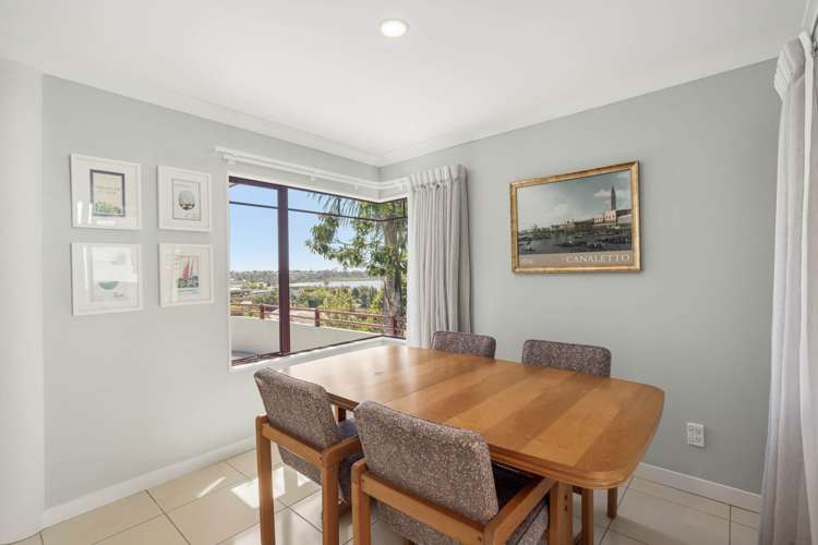 6 Village Way Welcome Bay_9