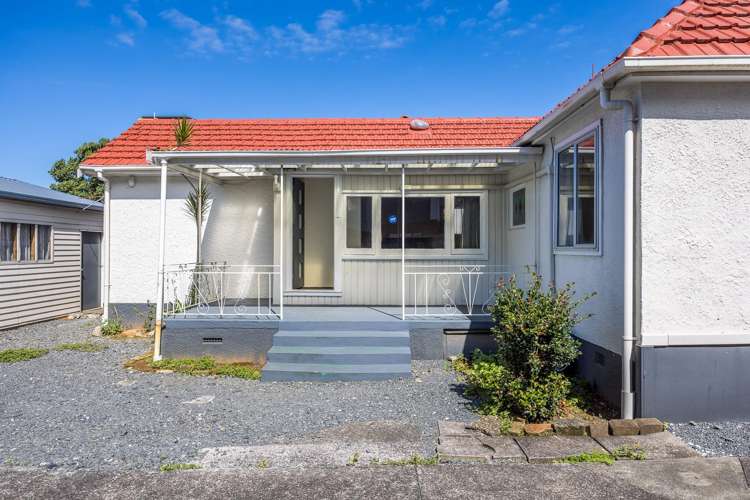 725 Massey Road Mangere_12