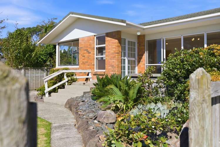 99 Beach Road Otumoetai_29