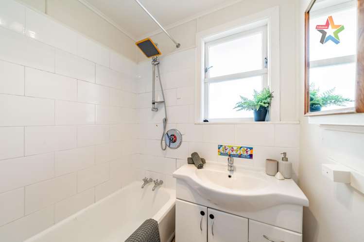 64 Wise Street Wainuiomata_10