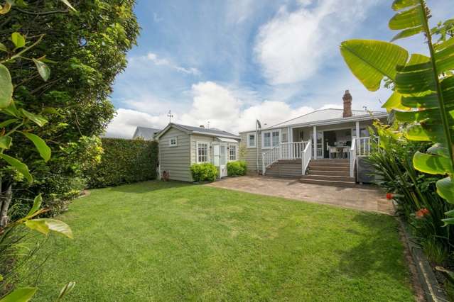 82 Astley Avenue New Lynn_1